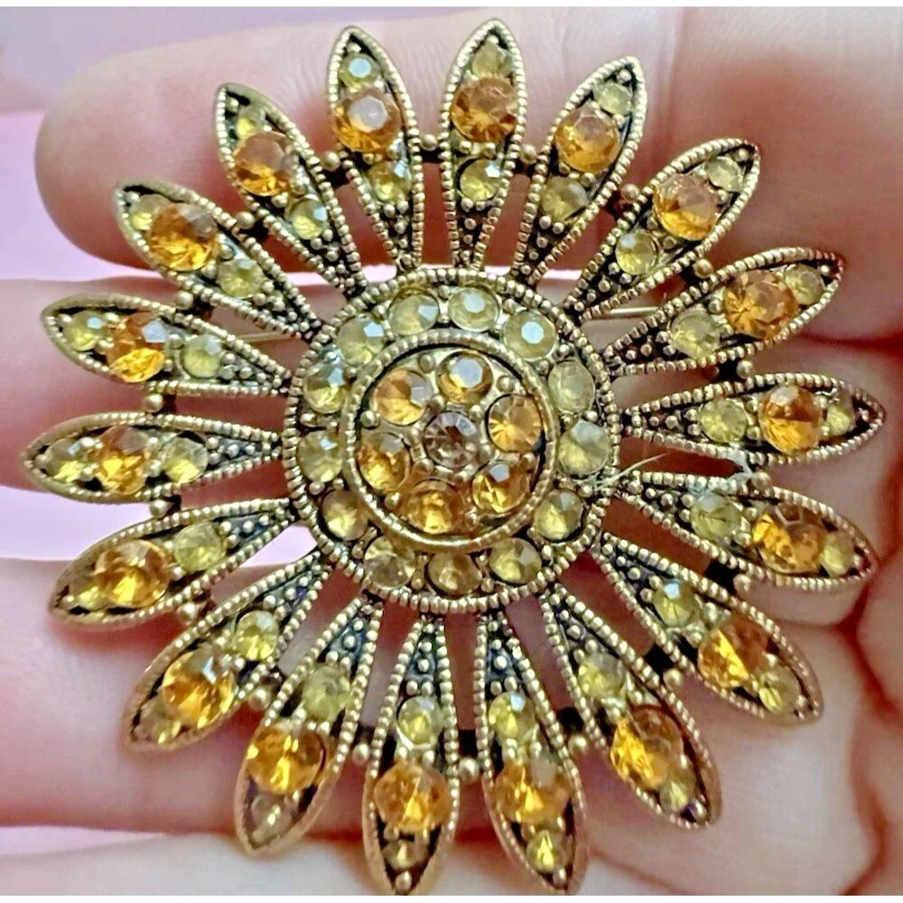 Vintage Gold Tone Rhinestone Sunburst Brooch – Amber & Clear Stones – 2”